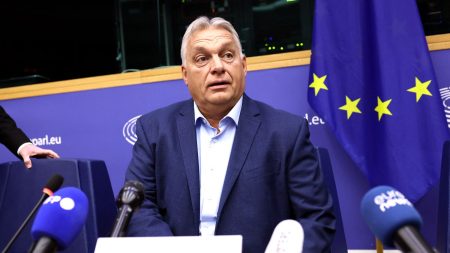 Viktor Orban face à un Parlement européen hostile pour son discours à Strasbourg Au Parlement européen à Strasbourg, Viktor Orban en terrain hostile pour son oral devant les députés