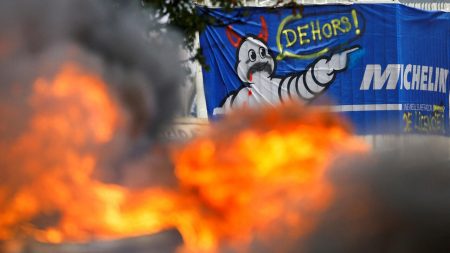 Les fermetures d'usines menacent des milliers d'emplois en France, prévient le ministre de l'Industrie