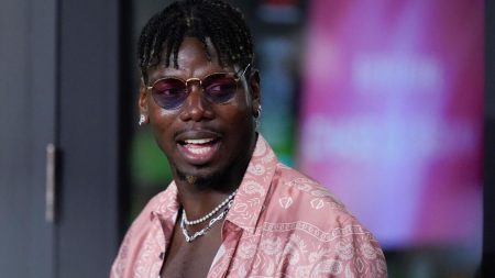 Six personnes jugées à Paris pour avoir fait chanter le footballeur français Paul Pogba