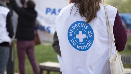 Aide médicale d’État : Médecins du monde stupéfaits et inquiets par les annonces du Premier ministre Aide médicale d'État : "On est stupéfaits et très inquiets par les dernières annonces du Premier ministre", réagit Médecins du monde