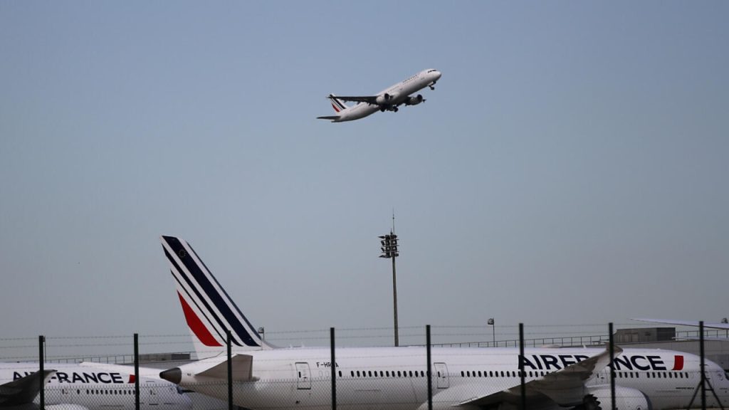Air France suspend sa trajectoire de vol en mer Rouge après la découverte d'un « objet lumineux » près du Soudan