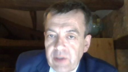 Altercation à l’Assemblée : Nicolas Turquois (MoDem) ciblé en ligne avec sa photo et ses coordonnées Altercation à l'Assemblée nationale : "J'ai été ciblé sur les réseaux avec ma photo, mes coordonnées", explique Nicolas Turquois, l'élu MoDem à l'origine de l'incident