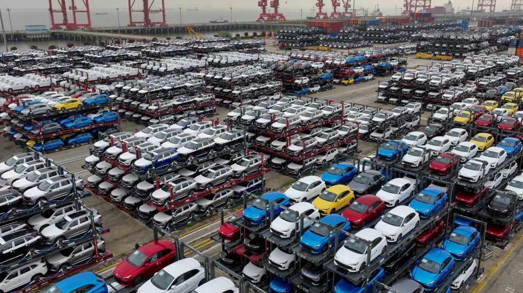 Automobile : "La concurrence chinoise, on n'en est qu'au tout début", estime l'économiste Flavien Neuvy