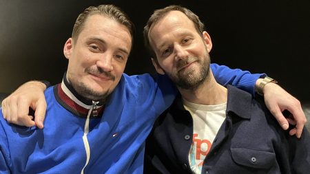 "On a senti qu'on avait tout intérêt à jouer la même partition, à s'accorder" : Benjamin Lavernhe et Pierre Lottin "au diapason" dans le film "En fanfare"