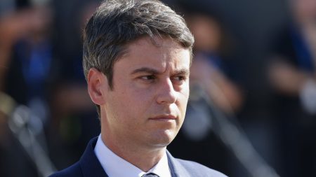 Budget 2025 : Attal juge « irresponsable » la menace de censure par Marine Le Pen Budget 2025 : Gabriel Attal estime que la menace de Marine Le Pen de voter la censure est "complètement irresponsable"