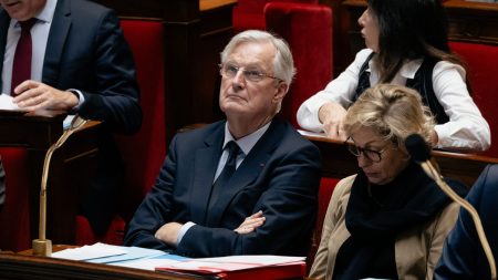 Budget 2025 : Barnier avertit sur de graves turbulences financières en cas de censure Budget 2025 : Michel Barnier met en garde contre "des turbulences graves sur les marchés financiers" en cas de censure