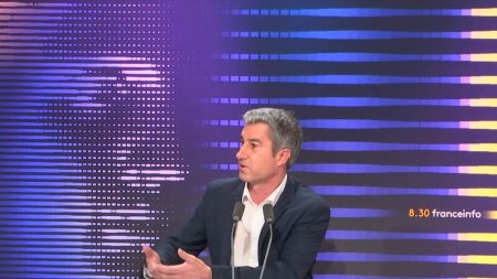Le gouvernement censuré en cas de 49.3 sur le budget : "On est dans une tempête, il n'y a pas d'équipage, pas de capitaine", estime François Ruffin