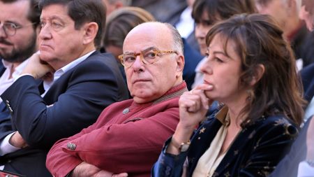 Coût des anciens Premiers ministres en 2025 : le gouvernement demande un effort Budget 2025 : combien coûtent à l'Etat les anciens Premiers ministres, à qui le gouvernement demande "un effort" ?