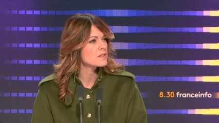 Gouvernement : la porte-parole alerte sur la censure et appelle à « relever la tête » Censure du gouvernement : "On a le choix entre relever la tête, ou s'enfoncer", alerte la porte-parole du gouvernement