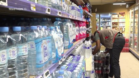Hausse du prix de l’eau en bouteille : impact sur les ventes ? Conso : l'eau en bouteille, bientôt plus chère, va-t-elle faire baisser les ventes ?