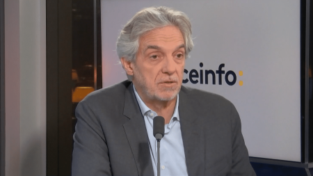 "L'industrie a un avenir par l'innovation" : Alexandre Saubot, président de France Industrie, appelle à investir dans l'attractivité de l'Europe, de la France et dans les métiers

          Alors que les difficultés s'accumulent dans le secteur de l'industrie, notamment à cause d'un contexte l'international difficile, il faut que "l'Europe se dote d'une priorité, c'est de produire sur le sol européen", selon Alexandre Saubot.