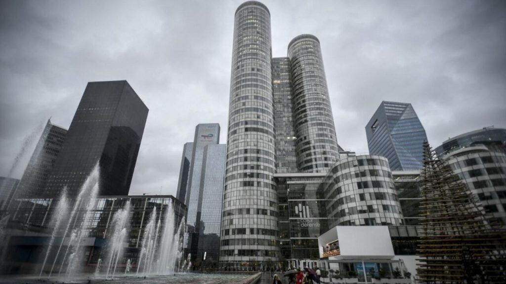 Les patrons étrangers commencent à s'interroger sur l'investissement des liquidités des entreprises en France, selon un rapport