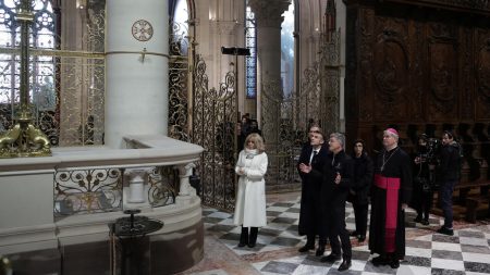 Macron inspecte la « sublime » cathédrale Notre-Dame après sa reconstruction