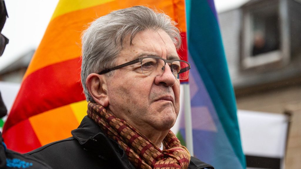 Nouveau Front populaire : Jean-Luc Mélenchon accuse le Parti socialiste d'être "en train d'organiser un nouveau socle commun"