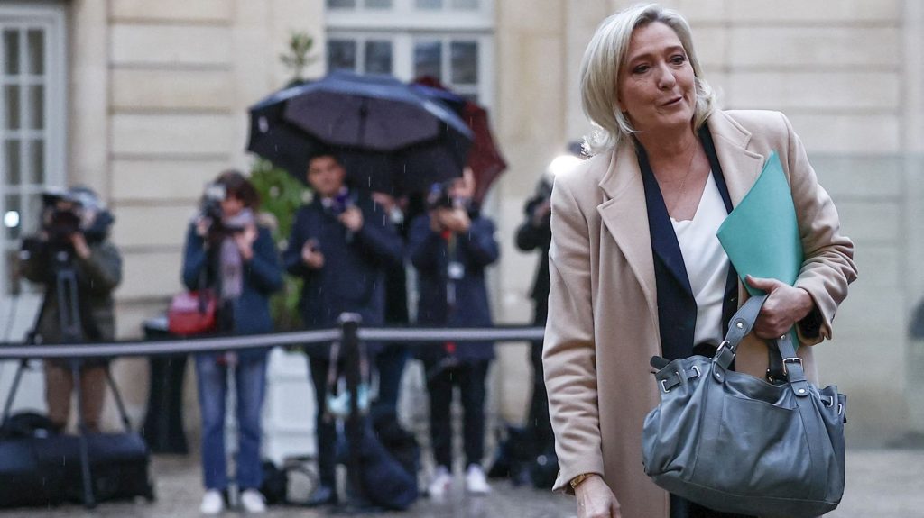 Menace de motion de censure : la hausse de la taxe sur l'électricité constitue une ligne rouge pour Marine Le Pen