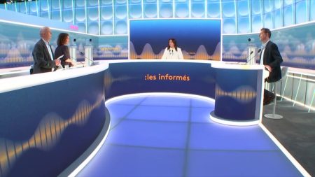 Motion de censure, apologie du terrorisme : débat avec Salhia Brakhlia et Renaud Dély Menace de motion de censure, délit d'apologie du terrorisme... Les informés du matin du lundi 25 novembre
Tous les matins, les informés débattent de l'actualité autour de Salhia Brakhlia et Renaud Dély.