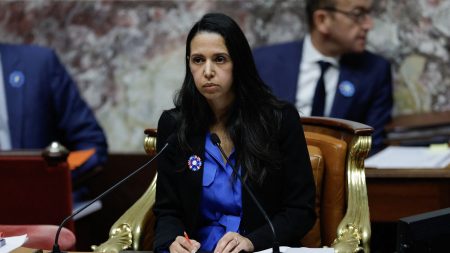 Naïma Moutchou accuse le député Manuel Bompard de l’avoir invectivée : « Tu vas le payer » "Tu vas le payer" : la vice-présidente de l'Assemblée nationale Naïma Moutchou accuse le député LFI Manuel Bompard de l'avoir invectivé