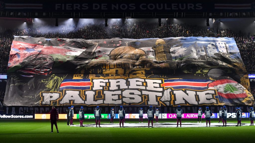 Foot : le gouvernement annonce l'interdiction par le PSG des tifos au sein de la tribune Auteuil jusqu'à la fin de l'année civile
