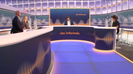 Service national universel, élection américaine : débat du 1er nov. 2024 avec Les Informés du matin Service national universel, élection américaine... Les informés du matin du vendredi 1er novembre 2024
Tous les matins, les informés débattent de l'actualité autour de Julie Marie-Leconte et Benjamin Fontaine.