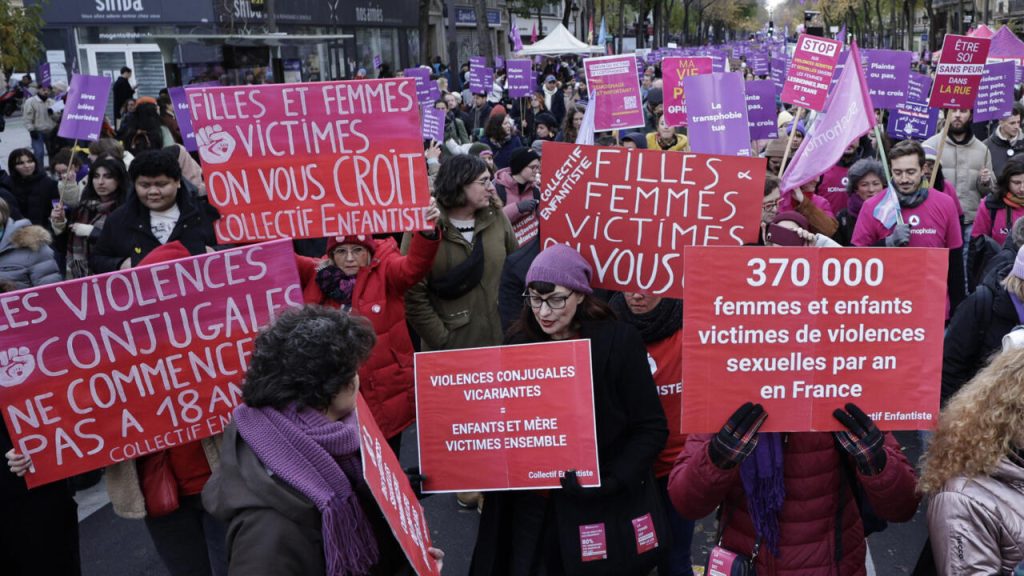 Un procès pour viol collectif déclenche des manifestations dans toute la France