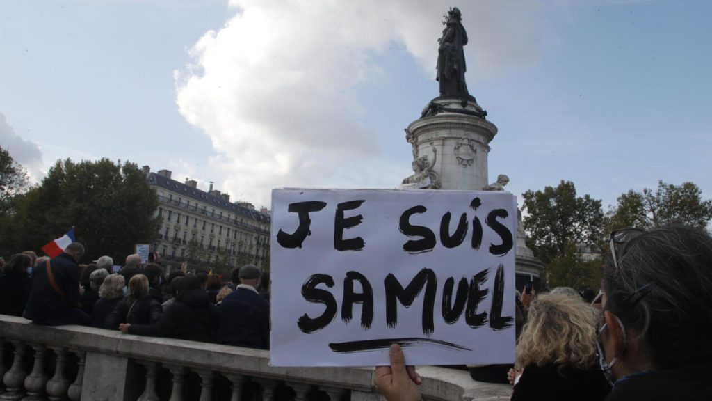 Un tribunal français condamne sévèrement les personnes liées à la décapitation de l'enseignant Samuel Paty