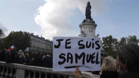 Un tribunal français condamne sévèrement les personnes liées à la décapitation de l'enseignant Samuel Paty