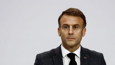 :
    Édito



  

    
      
    
      

  

  
                    



  


      :
    Édito



  

    
      
    
    
    "Arc républicain" : à défaut de pouvoir changer les joueurs, Emmanuel Macron tente de changer l'arbitre