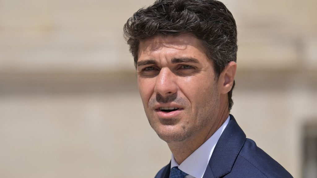 Nouveau gouvernement : Aurélien Pradié souhaite un "gouvernement de construction et de rassemblement", sans LFI ni le RN