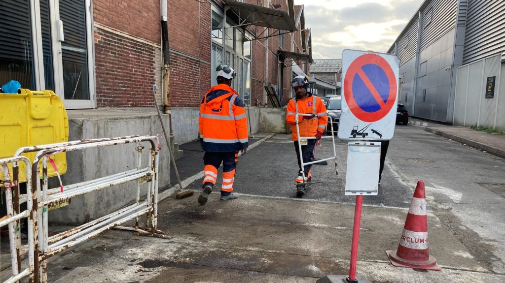 "On va où ? On va faire avec quoi ?" : sur les chantiers de BTP, les questions se multiplient après le vote de la motion de censure