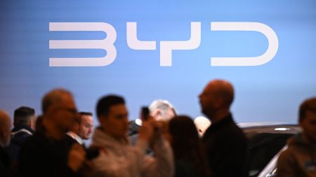 :
    le dernier publié



  

    
      
    
      

  

  
    
    Le géant chinois des voitures électriques, BYD, accusé d'esclavage moderne au Brésil

          Le groupe chinois a dû fermer son chantier d'usine en construction dans l’État de Bahia, dans le nord-est du pays.
    
    
          Diffusé le 28/12
                      
        2min