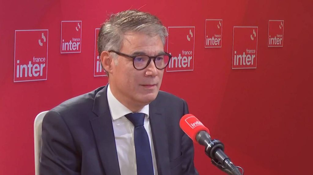 Censure du gouvernement Barnier : Olivier Faure se dit prêt "à gouverner"