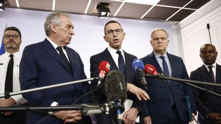 Avant l'annonce du prochain gouvernement, le ministre de l'Intérieur démissionnaire Bruno Retailleau reste omniprésent