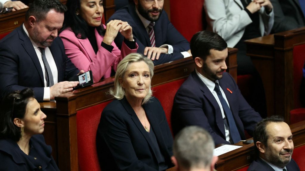 "Sans nous, aucun gouvernement ne peut tenir" : après la censure du gouvernement de Michel Barnier, quelle est la stratégie du Rassemblement national ?