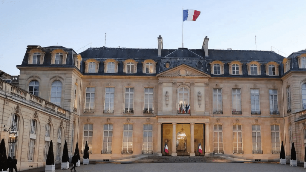 Censure du gouvernement : l’heure des tractations pour choisir un Premier ministre