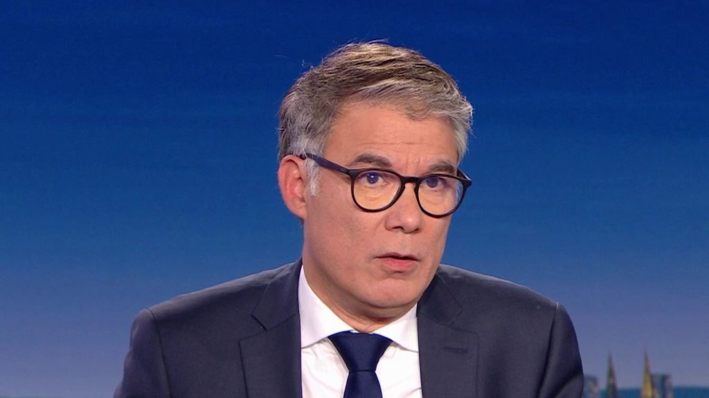 Chute du gouvernement Barnier : "Nous allons devoir créer les conditions d'un nouveau départ, la censure n'est pas une fin en soi", réagit Olivier Faure, premier secrétaire du PS