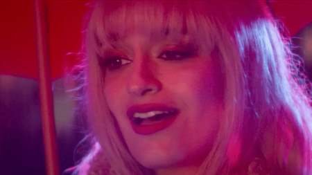 Comédie musicale : dans "Joli Joli", les débuts d'actrice de Clara Luciani
