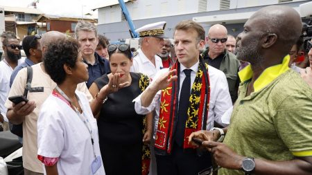 Cyclone Chido à Mayotte : deuil national, blocage des prix, reconduites à la frontière... Les premières annonces d'Emmanuel Macron sur place