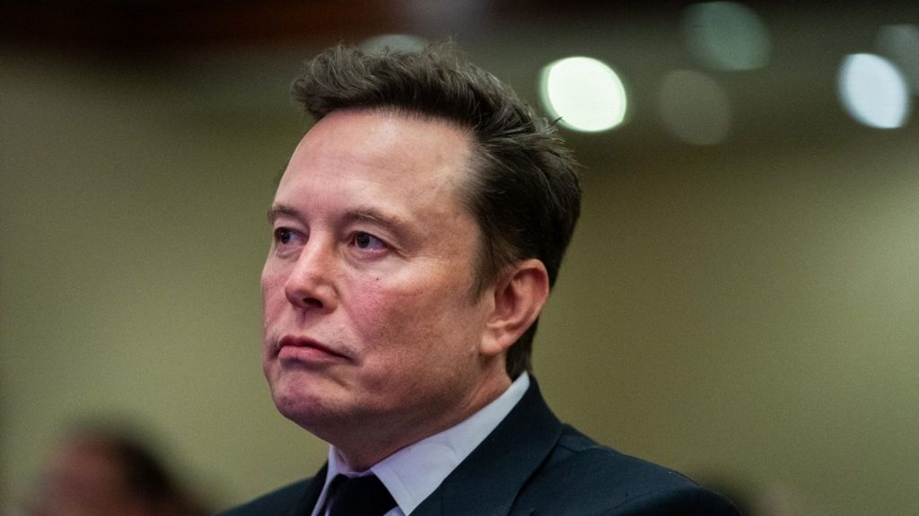 Royaume-Uni, Allemagne, Italie... Elon Musk déploie sa propagande au service des extrêmes droites européennes