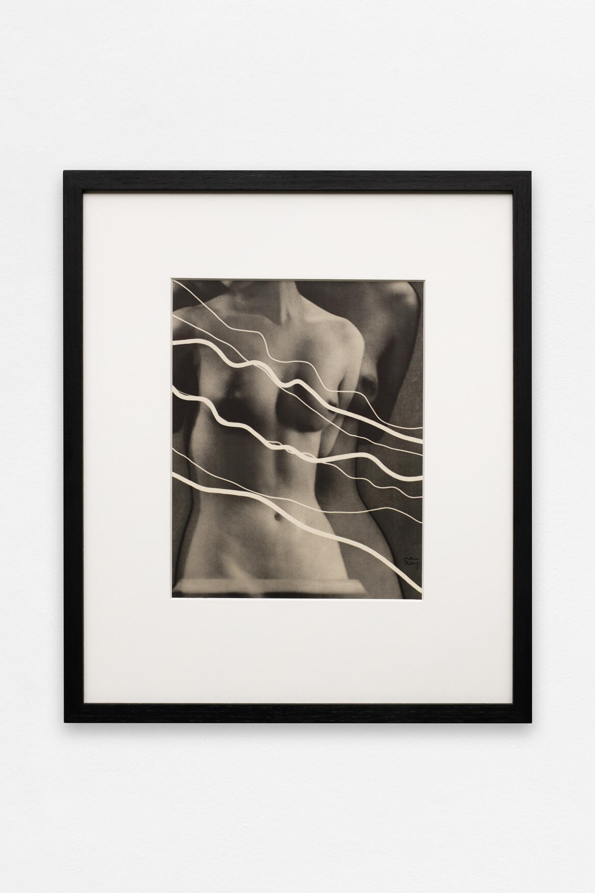 Un tirage de la série photographique "Electricity" de Man Ray, 1931.