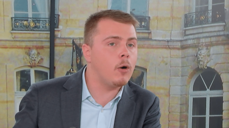 François Bayrou PM : Emmanuel Macron critiqué par Louis Boyard pour un « spectacle pitoyable » François Bayrou Premier ministre : "C’est un spectacle qui est pitoyable de la part d’Emmanuel Macron", juge Louis Boyard