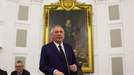 :
    Édito



  

    
      
    
      

  

  
                    



  


      :
    Édito



  

    
      
    
    
    Pour quelles raisons François Bayrou propose-t-il de revenir sur l'interdiction du cumul des mandats ?