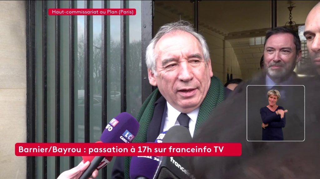 :
    Vidéo




  

    
      
    
  
  François Bayrou nommé Premier ministre : "il y a un chemin à trouver qui réunisse au lieu de diviser", estime le nouveau locataire de Matignon