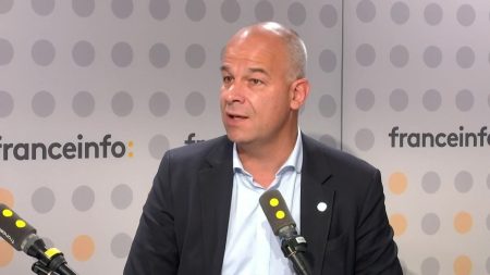 François Bayrou nommé Premier ministre : la FNSEA exprime ses attentes pour le monde agricole François Bayrou nommé Premier ministre : "On a besoin rapidement de le voir pour lui indiquer nos attentes et l'écouter sur ce qu'il entend faire pour le monde agricole", déclare la FNSEA