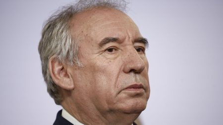 "Je serai un Premier ministre de plein exercice et de complémentarité" avec Emmanuel Macron, déclare François Bayrou dans "La Tribune dimanche"