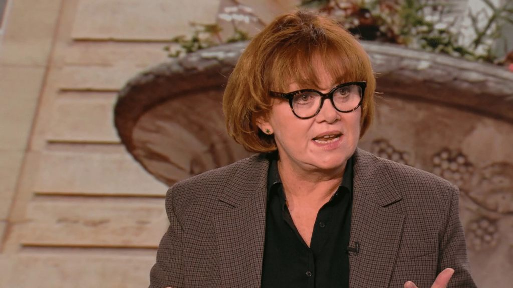 Nouveau Premier ministre : Le choix de François Bayrou est "logique" selon Nathalie Saint-Cricq