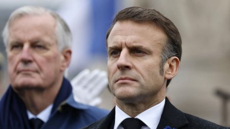 Gouvernement Barnier censuré : Macron dénonce un « front antirépublicain » contre le pays Gouvernement Barnier censuré : en coulisses, Emmanuel Macron fustige un "front antirépublicain" jouant "contre le pays"