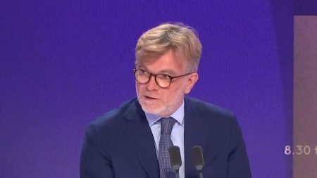 Gouvernement : le patron des députés MoDem répond au refus des socialistes d’entrer Nouveau gouvernement : "Je ne leur demande pas de soutenir les yeux fermés", précise le patron des députés MoDem, après le refus des socialistes d'entrer au gouvernement