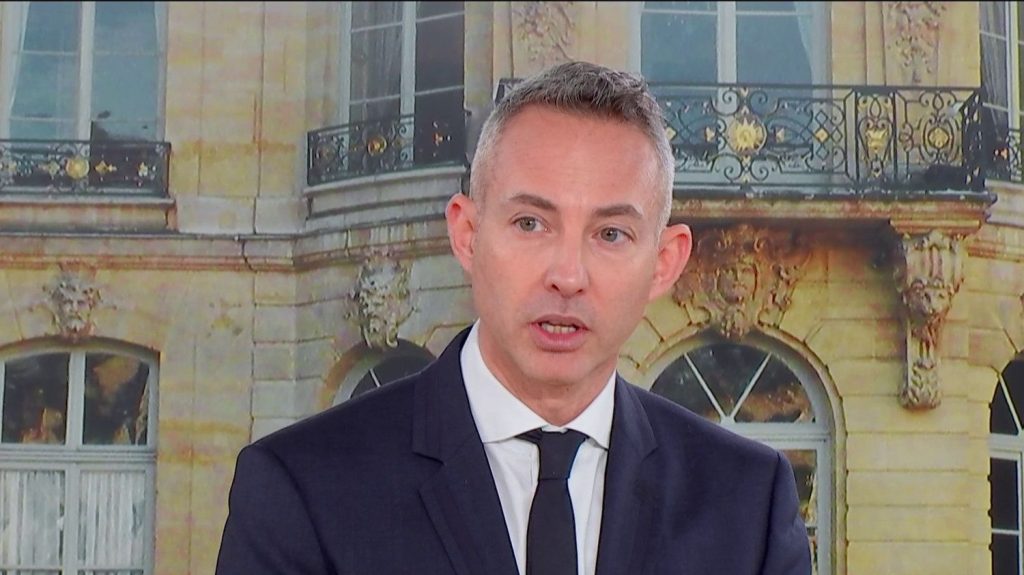 "La vie des Français est très loin des marchandages entre François Bayrou et Bruno Retailleau", déplore Ian Brossat, sénateur PCF