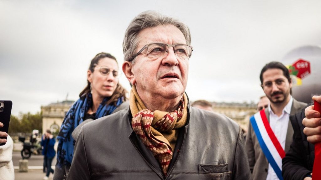 "Ça se finira entre le RN et nous", promet Jean-Luc Mélenchon, qui s'attend à une présidentielle anticipée en 2025