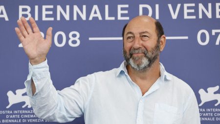 :
    le dernier publié



  

    
      
    
    
    Kad Merad : "J'attends le prochain film !"

          Tous les jours, une personnalité s'invite dans le monde d'Élodie Suigo. Mardi 3 décembre 2024 : l’humoriste, comédien et réalisateur Kad Merad. Il est à l’affiche du film d’Alexandra Leclère, "Les boules de Noël", aux côtés de Valérie Bonneton.
    
    
          Diffusé le 03/12